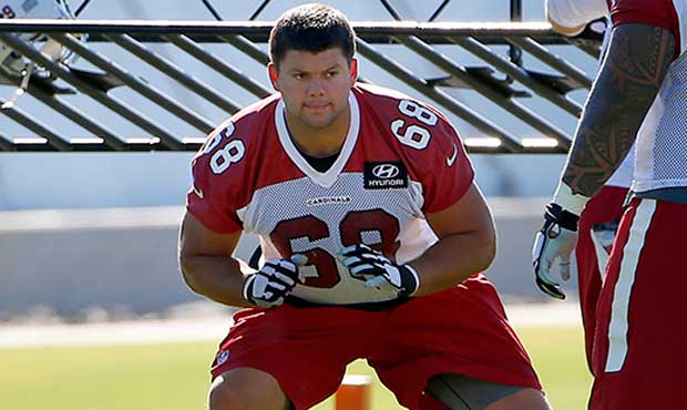 Jared Veldheer practicing offensive line technique with the Arizona Cardinals.